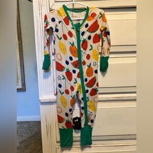 Squeeze the day little Sleepies. 3-6 months. EUC. Only worn to sleep in.